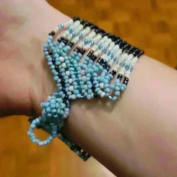 🎊Host Pick🎊 Handmade Turquoise, White  & Multicolor Beads Bracelet - Picture 7 of 8